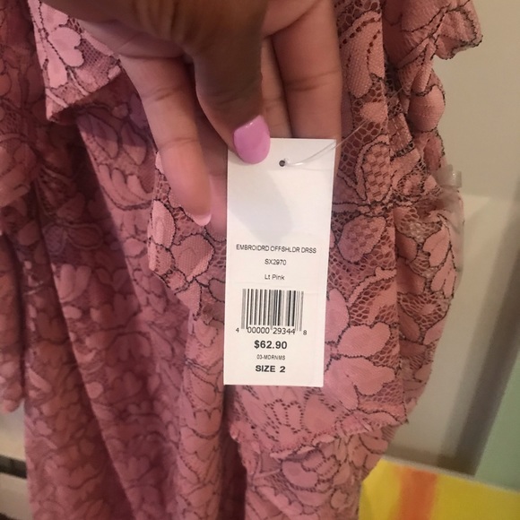 Soft pink dress - Picture 2 of 3